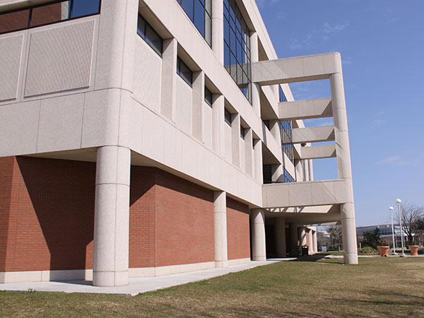 University of New Orleans Kirschman Hall, New Orleans, LA